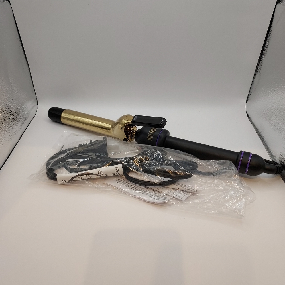 Hot Tools Signature Series Gold Curling Iron Wand 1' - HTIR1575. New, not in Box